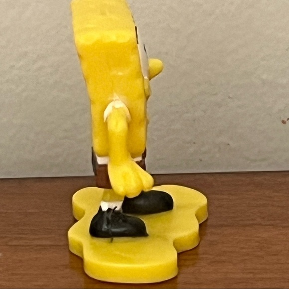 SpongeBob SquarePants Yellow Toy Figure Viacom 2004 Vintage Vibrant‎ Yellow - Picture 8 of 8